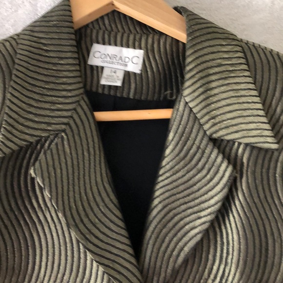 Blazer - Picture 3 of 7